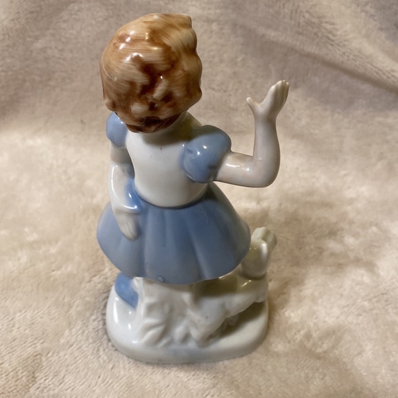Vintage Porcelain blue and white girl and dog figurine  made in Japan - Picture 6 of 12